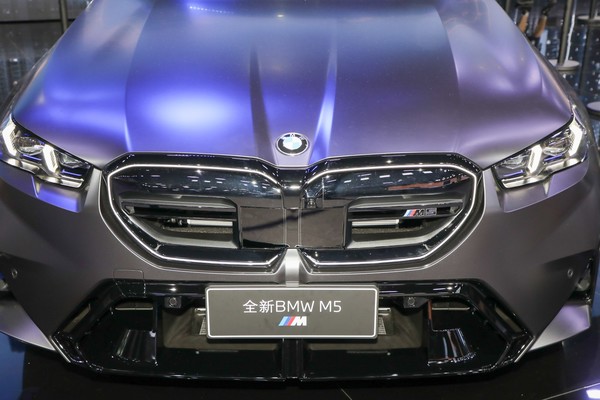 BMW M5 Sedan ภายนอก