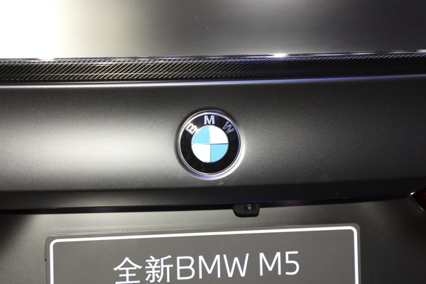 BMW M5 Sedan ภายนอก