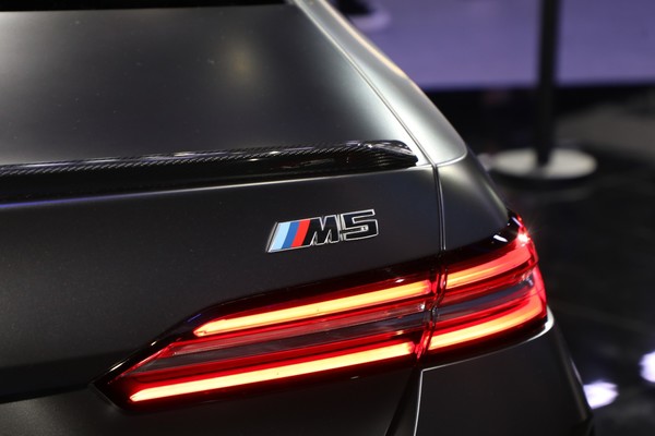 BMW M5 Sedan ภายนอก