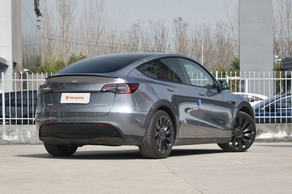 Tesla Model Y ภายนอก