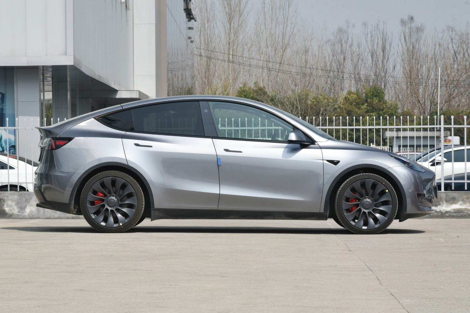 ลักษณะภายนอกของรถ Tesla Model Y