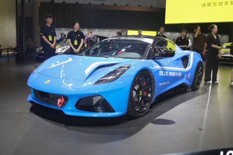 รีวิว Lotus EMIRA