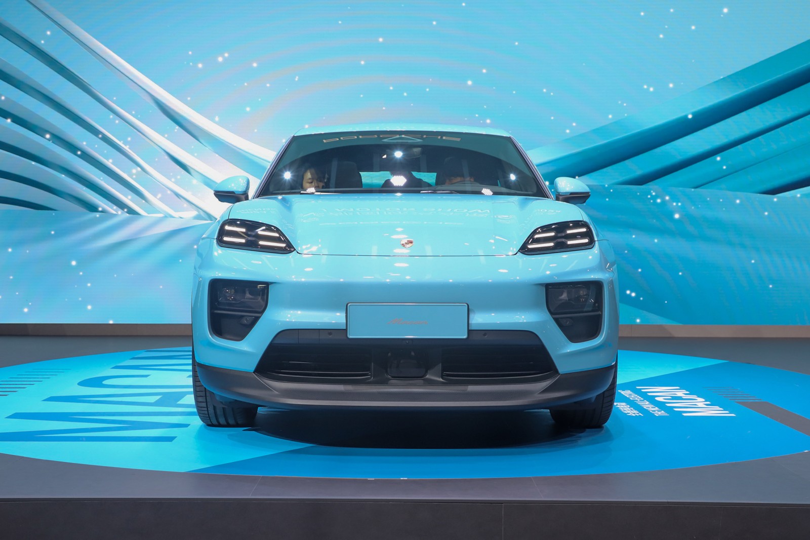 ลักษณะภายนอกของรถ Porsche Macan EV