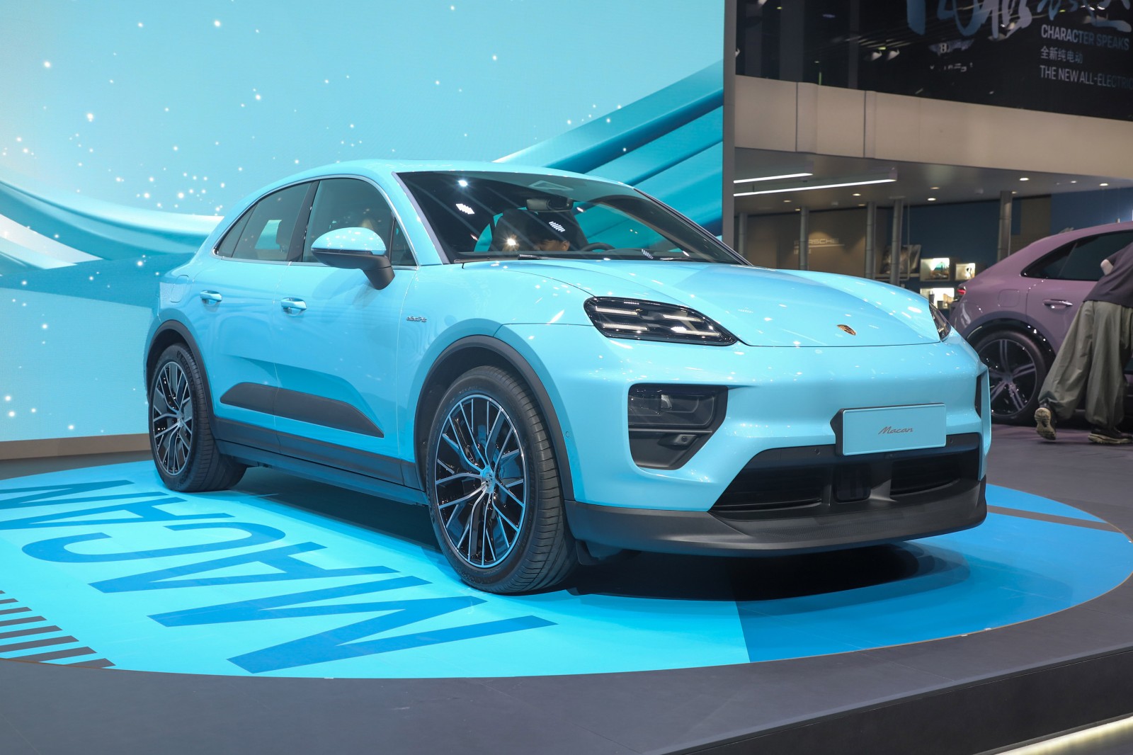 ลักษณะภายนอกของรถ Porsche Macan EV