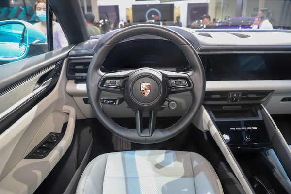 Porsche Macan EV ภายใน