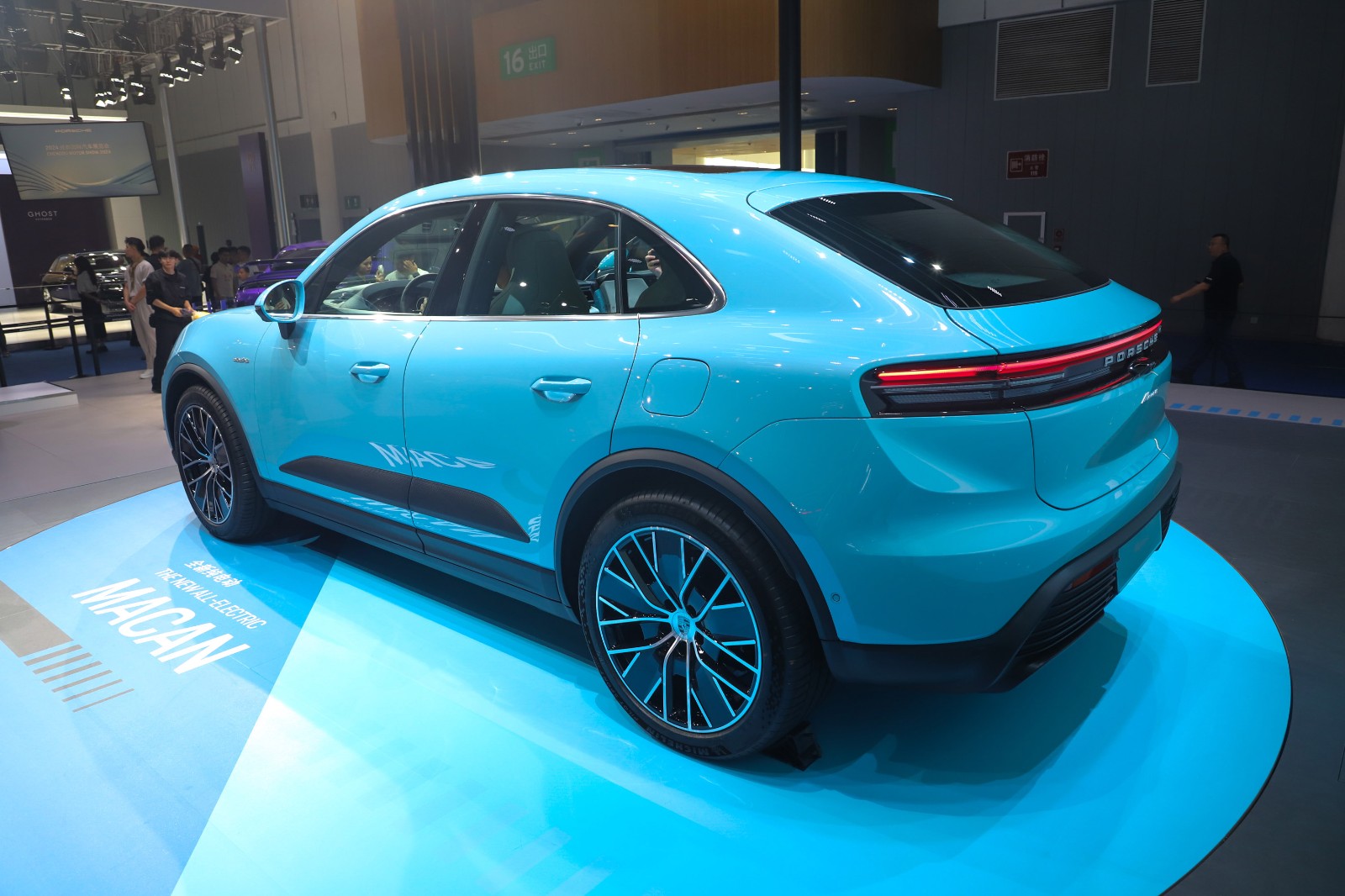 ลักษณะภายนอกของรถ Porsche Macan EV