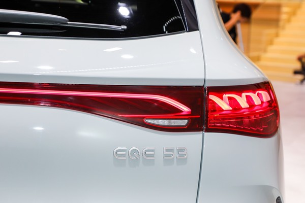 Mercedes-Benz AMG EQE SUV ภายนอก