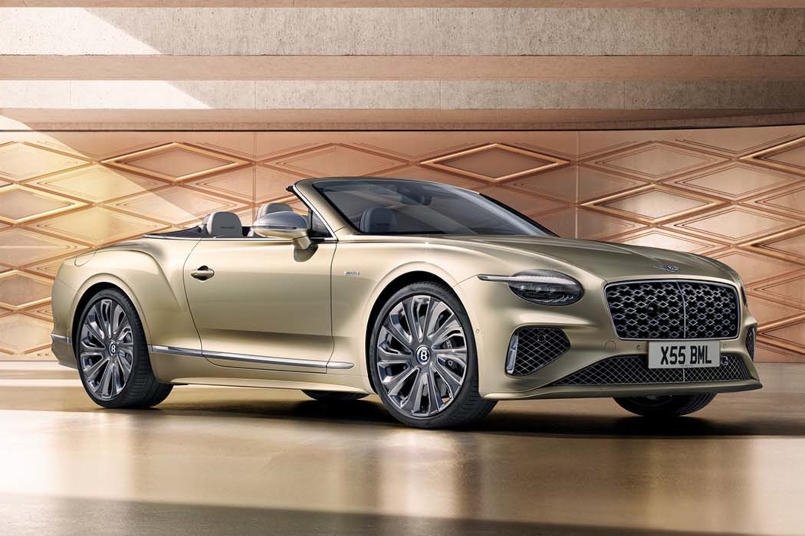 รูป Bentley Continental-GTC Mulliner 2024