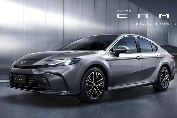 Toyota Camry อย่างเป็นทางการ