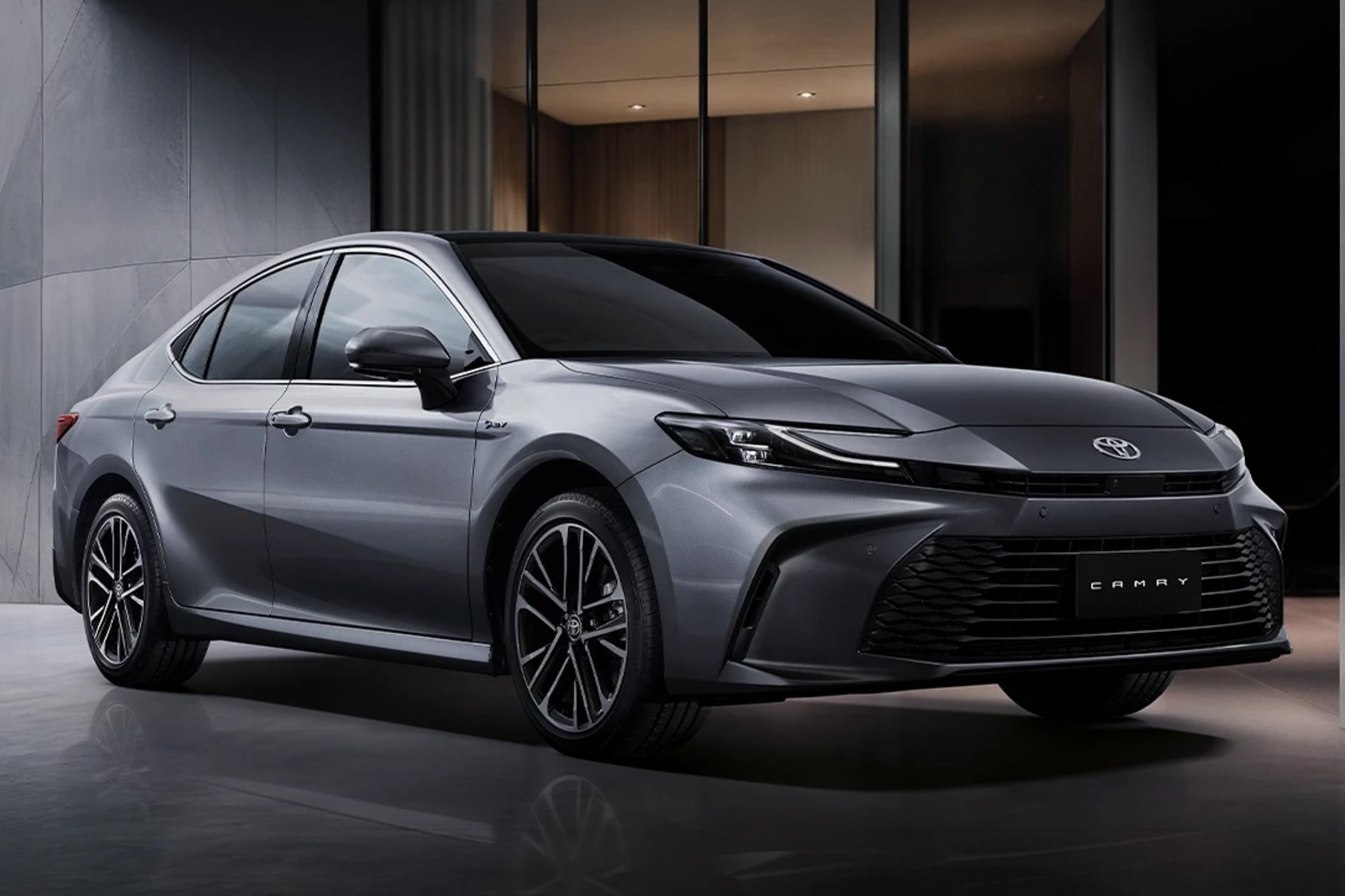 รูป Toyota Camry HEV Premium Luxury 2024
