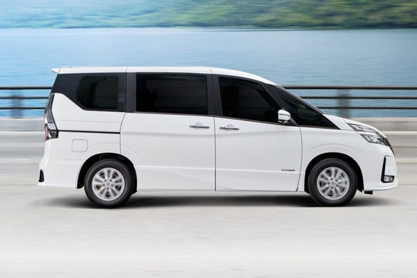 รูป Nissan Serena