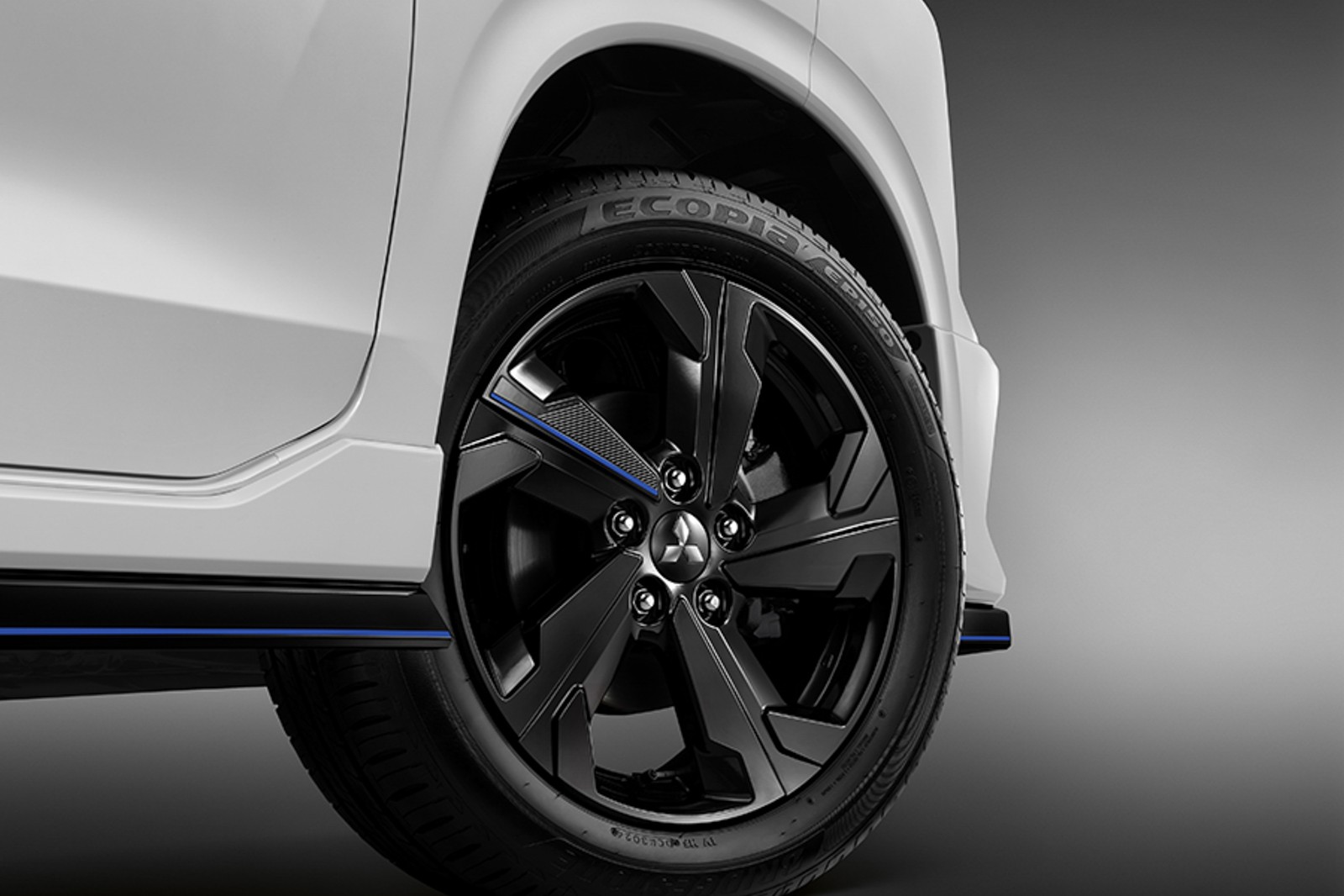 รูป Mitsubishi Xpander HEV PLAY 2025
