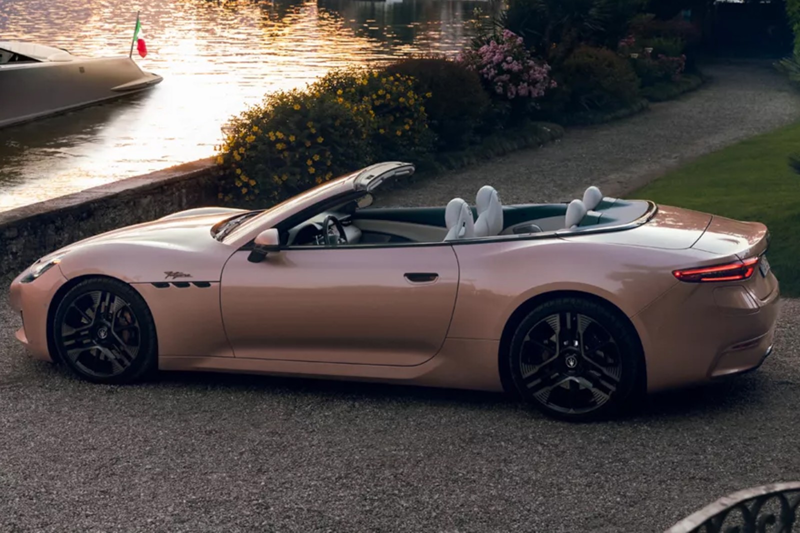 รูป Maserati GranCabrio Folgore EV 2025