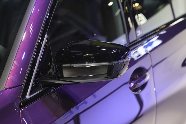 BMW 3 Series Sedan ภายนอก