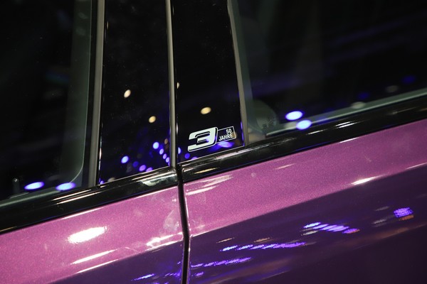BMW 3 Series Sedan ภายนอก
