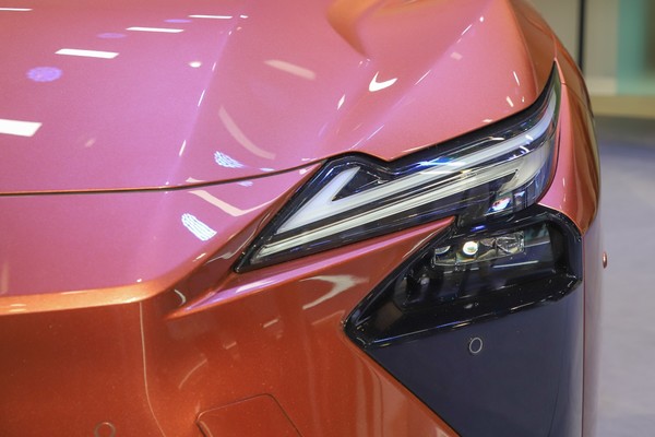 Lexus ES ภายนอก