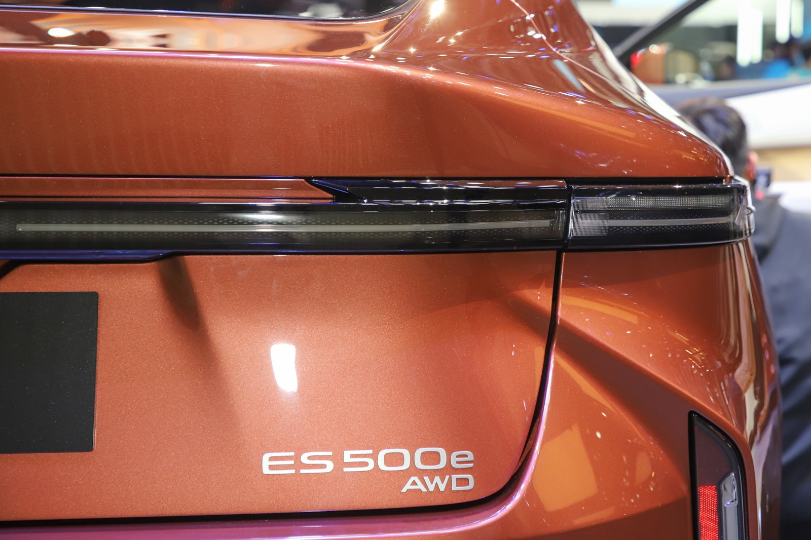 ท้ายรถ Lexus ES