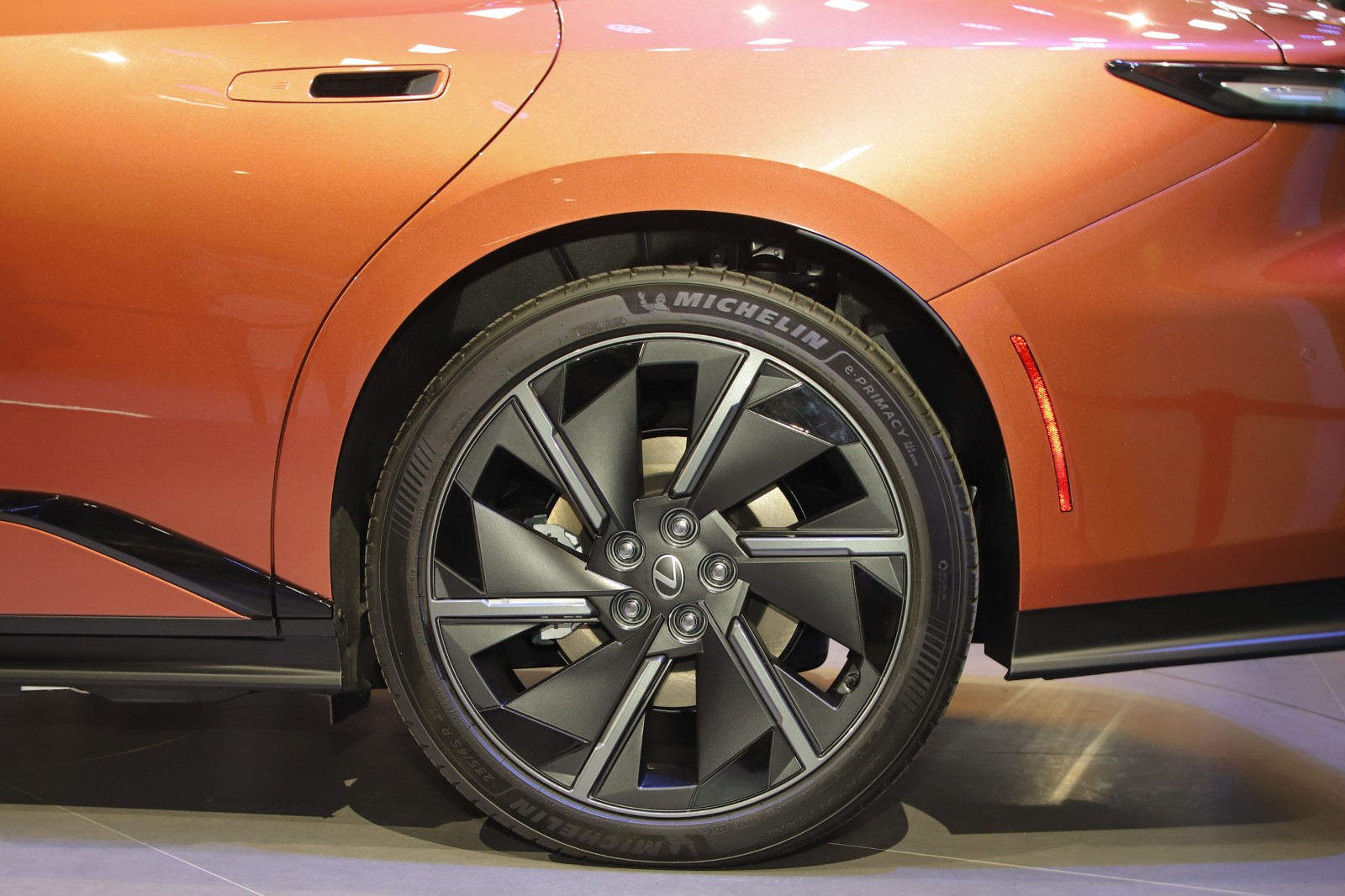 โครงสร้างตัวถัง Lexus ES