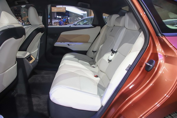 Lexus ES ภายใน