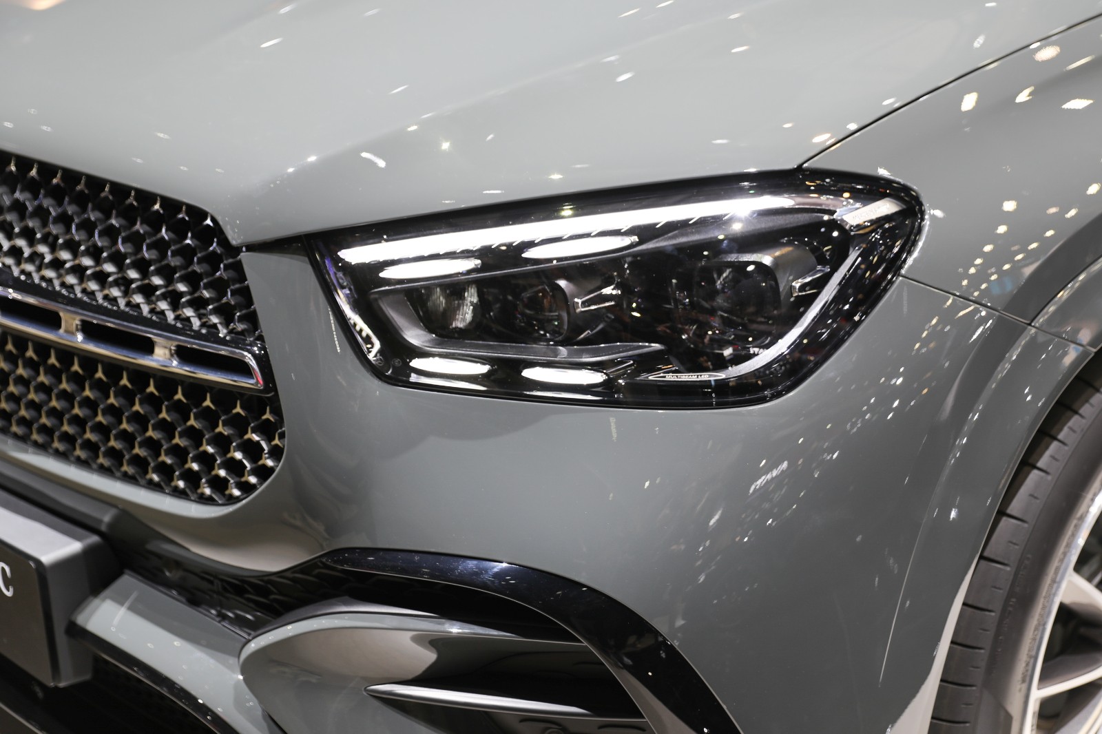 หน้ารถ Mercedes-Benz GLE-Class