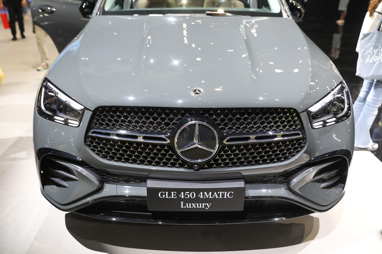 หน้ารถ Mercedes-Benz GLE-Class