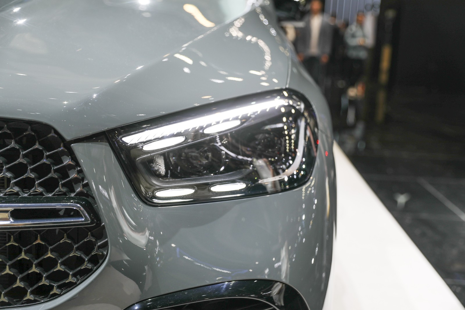 หน้ารถ Mercedes-Benz GLE-Class