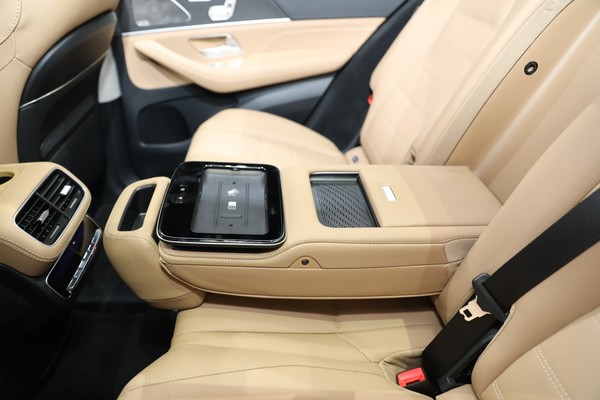Mercedes-Benz GLE-Class ภายใน