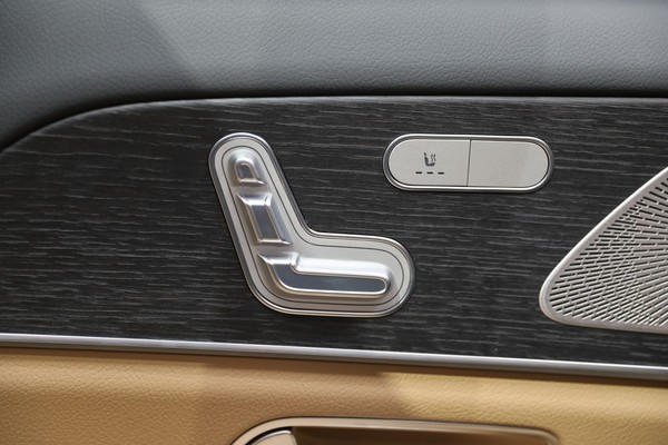 Mercedes-Benz GLE-Class ภายใน