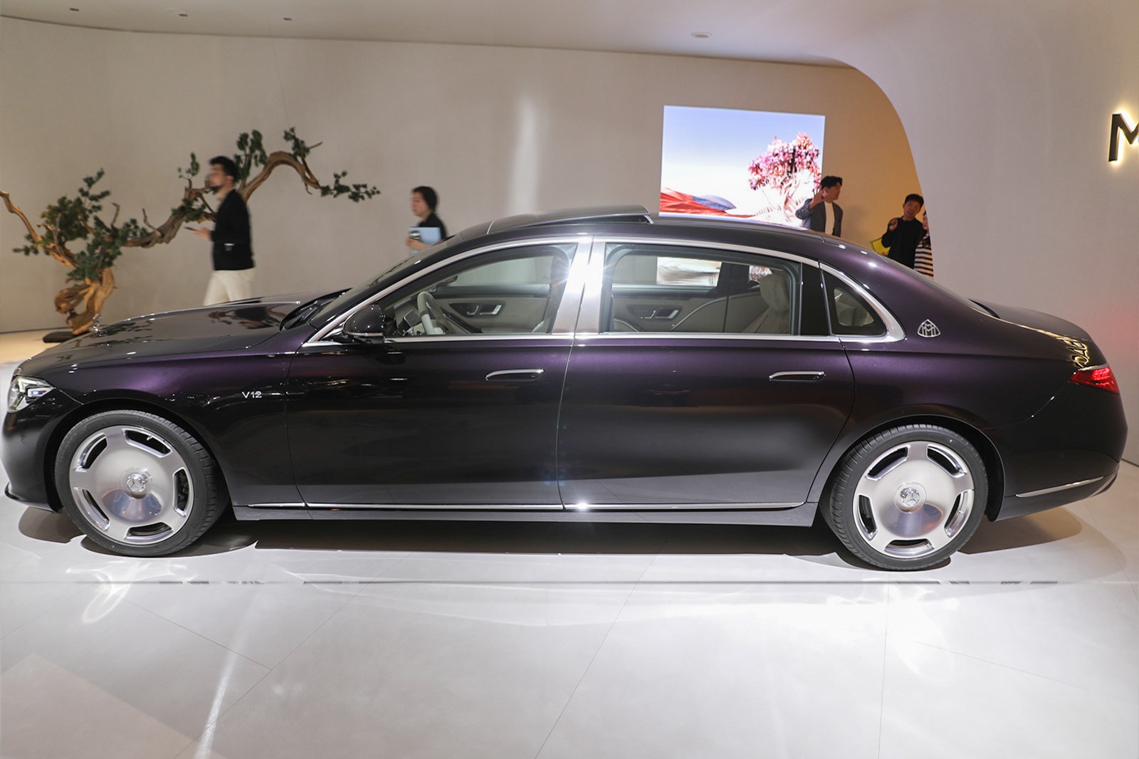 ลักษณะภายนอกของรถ Mercedes-Benz Maybach S-Class
