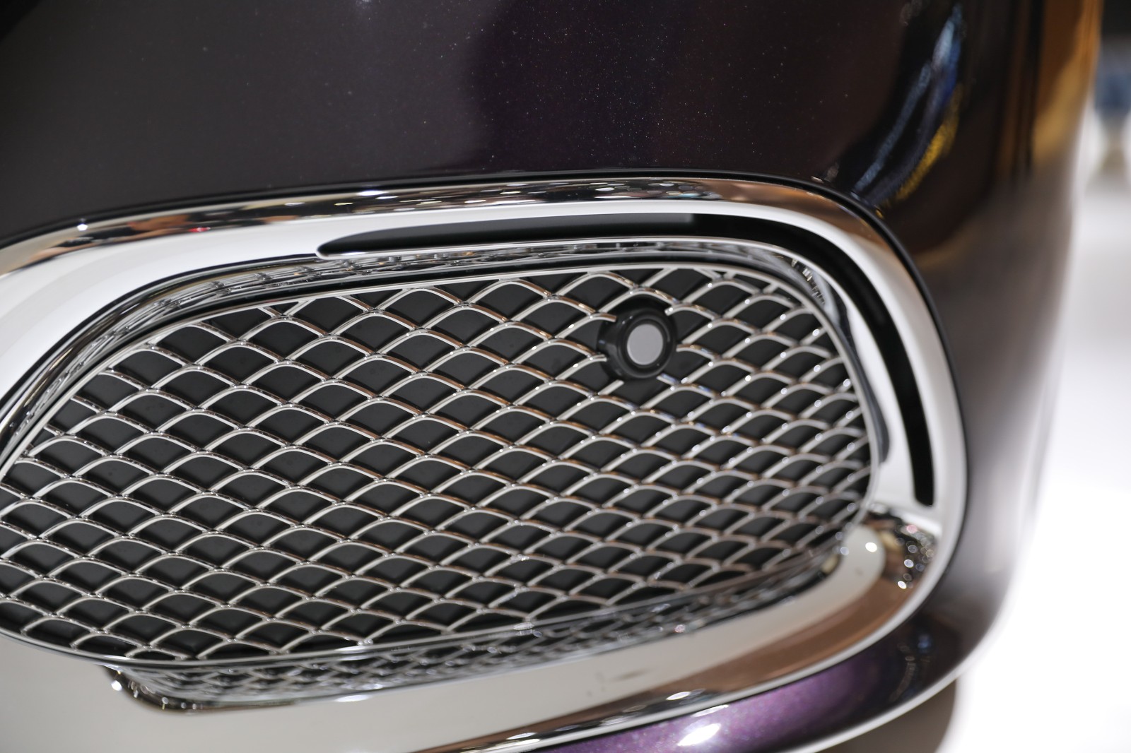 หน้ารถ Mercedes-Benz Maybach S-Class