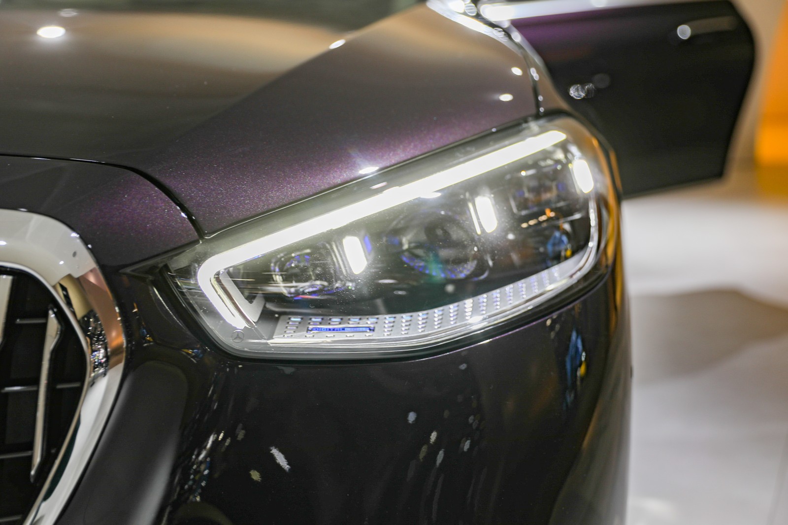 หน้ารถ Mercedes-Benz Maybach S-Class