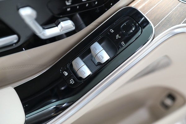 Mercedes-Benz Maybach S-Class ภายใน