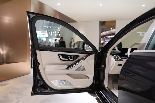 Mercedes-Benz Maybach S-Class ภายใน