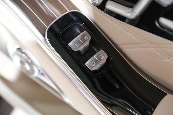 Mercedes-Benz Maybach S-Class ภายใน