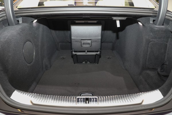 Mercedes-Benz Maybach S-Class พื้นที่