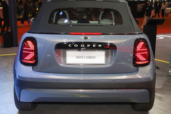 Mini Convertible ภายนอก
