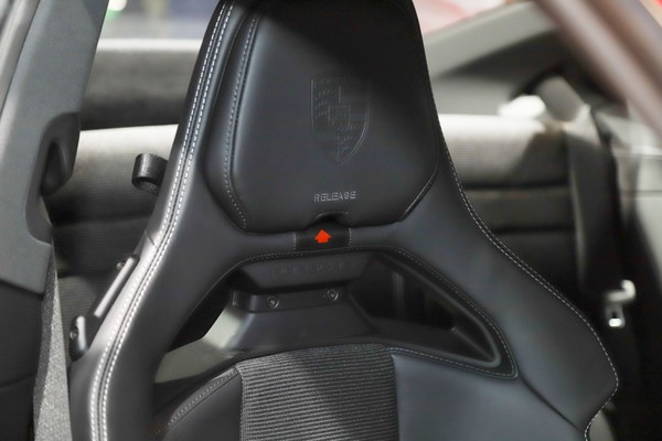 Porsche 911 ภายใน