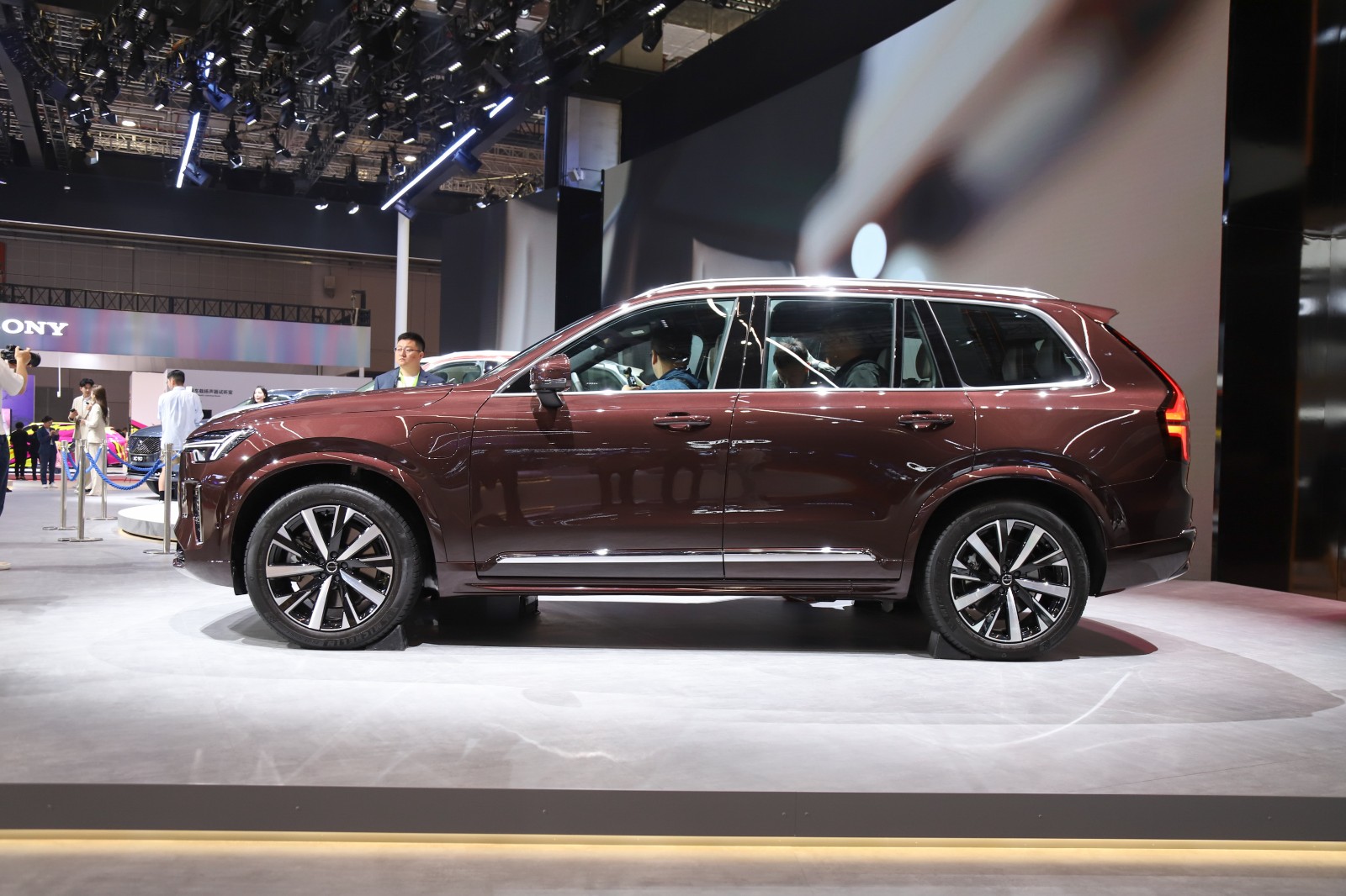 ลักษณะภายนอกของรถ Volvo XC 90