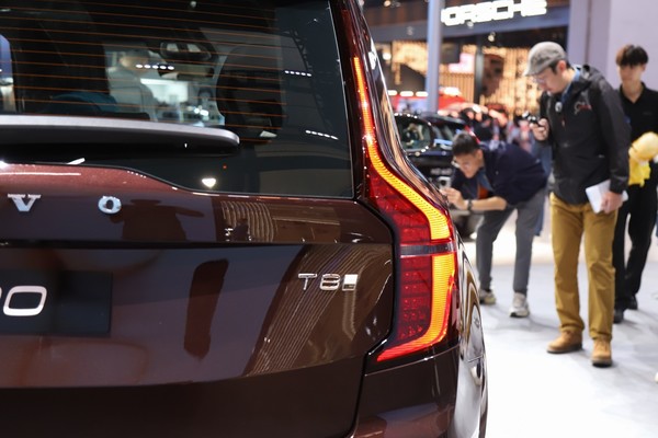 Volvo XC 90 ภายนอก