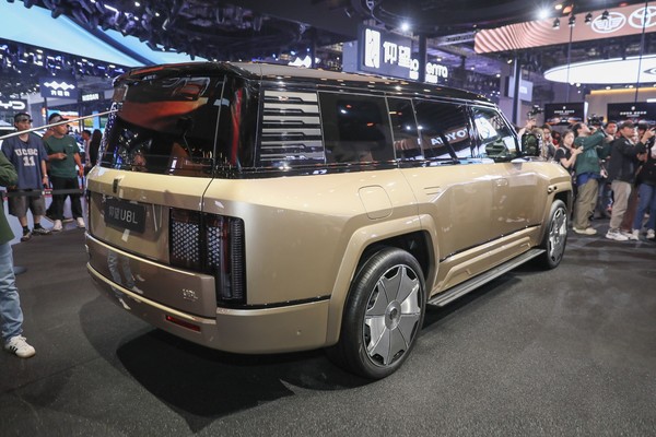 รูป BYD YangWang U8