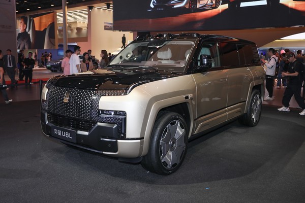 รูป BYD YangWang U8
