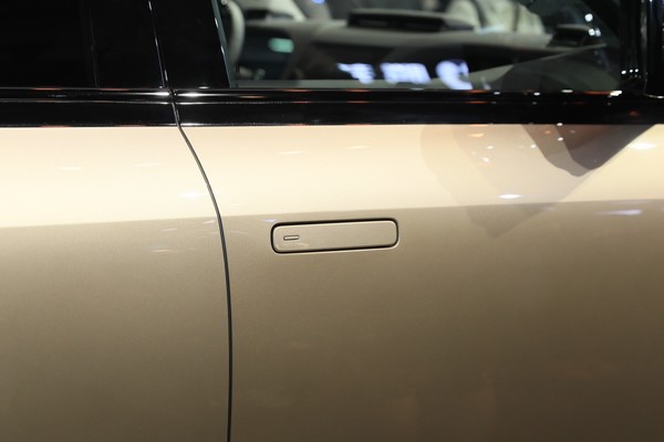 BYD YangWang U8 ภายนอก