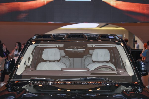 BYD YangWang U8 ภายนอก