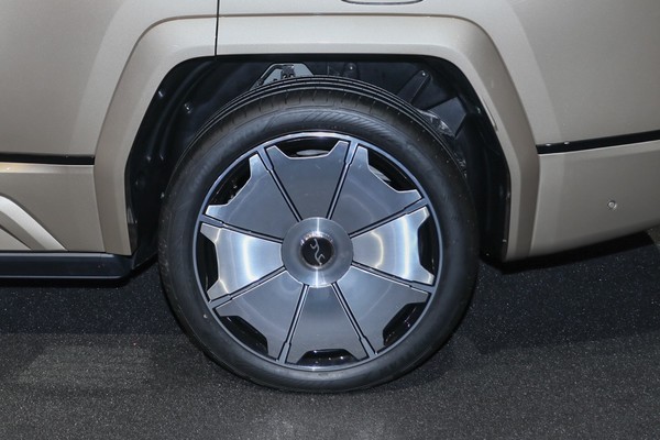 BYD YangWang U8 ภายนอก