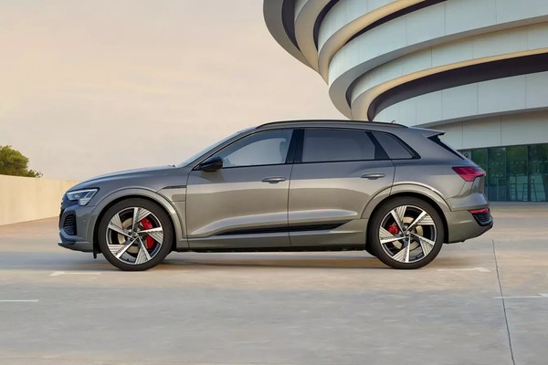 Audi Q8 e-tron อย่างเป็นทางการ