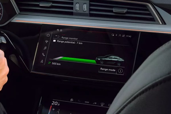 Audi Q8 e-tron อย่างเป็นทางการ