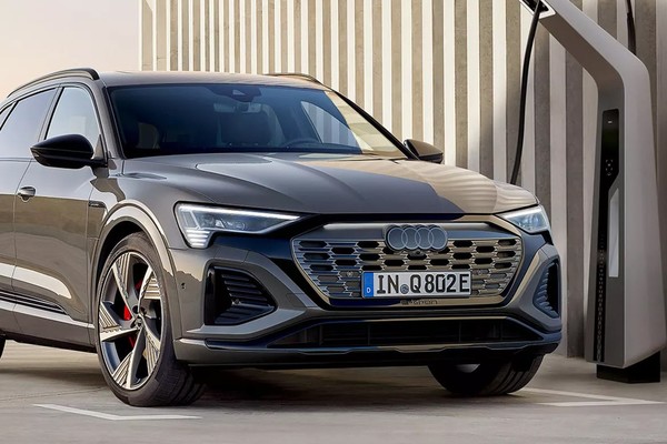 Audi Q8 e-tron อย่างเป็นทางการ