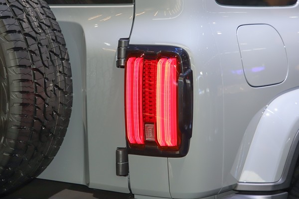 TANK 300 ภายนอก