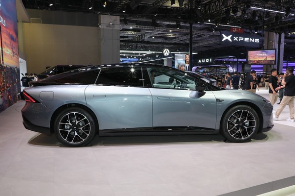 XPENG P7 ภายนอก