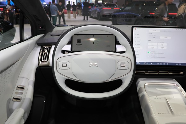 XPENG P7 ภายใน